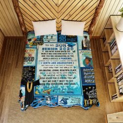 To My Son, Your Senior Year Is Ending, Love Mom, Black Man Quilt Blanket Geembi™