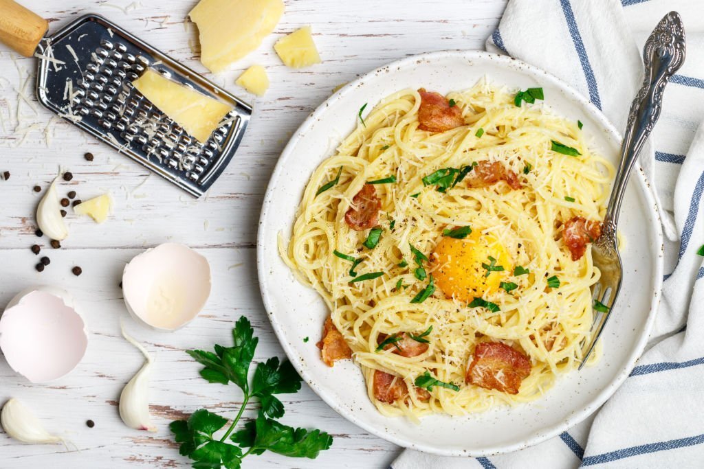 Spaghetti with egg cheese sauce